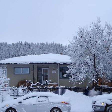 Dave & Honey'S Accommodation Jasper Exterior photo