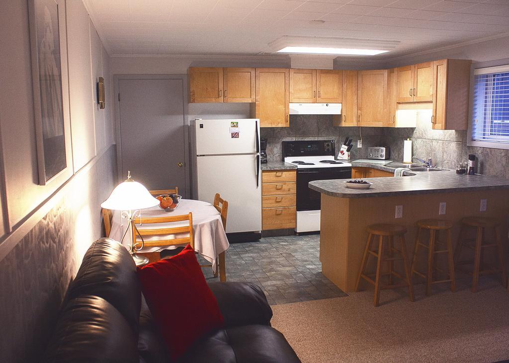 Dave & Honey'S Accommodation Jasper Room photo